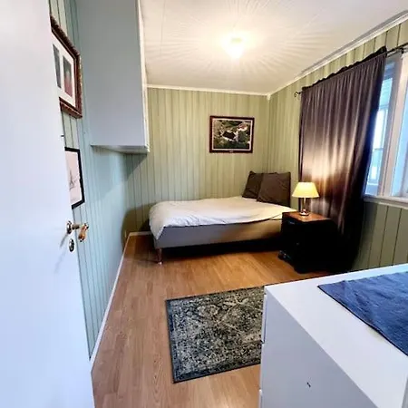 Family Friendly, Quiet, Spacious 호텔 4*