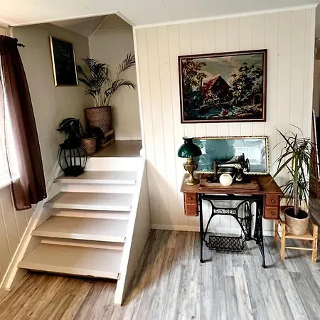 Family Friendly, Quiet, Spacious 4* Hvasser